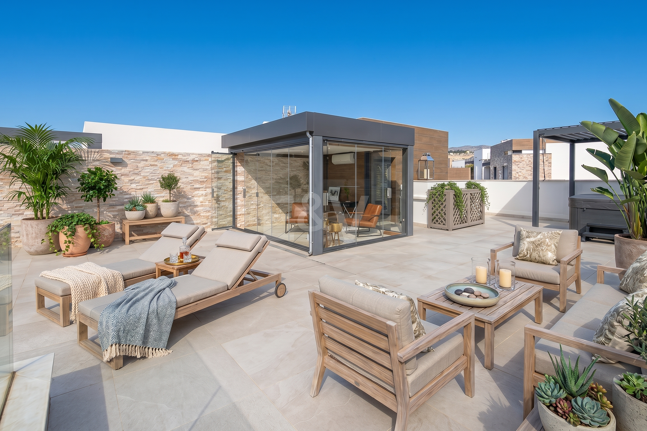 Modernes Penthouse mit Dachterrasse
