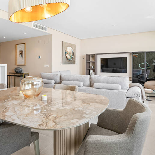 Modernes Penthouse mit Dachterrasse