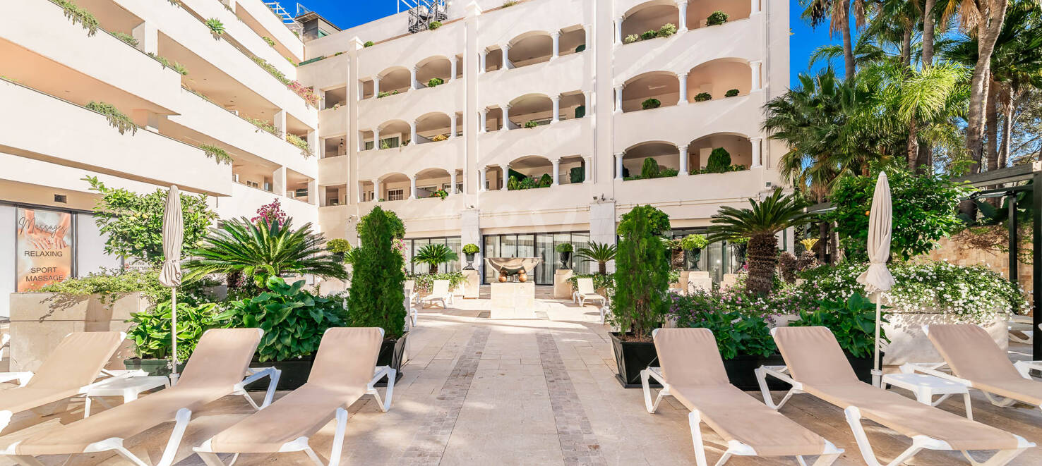 Apartamento en primera línea de playa en la Milla de Oro con impresionantes vistas