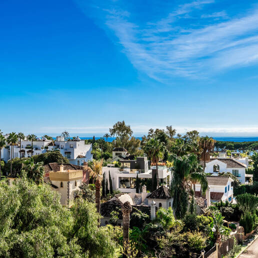 Apartamento en primera línea de playa en la Milla de Oro con impresionantes vistas