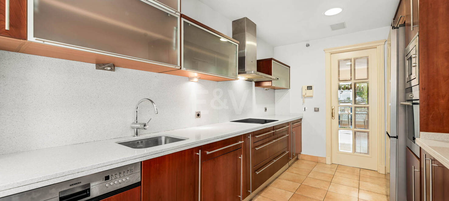 Apartament na sprzedaż w Marbella Golden Mile, Marbella (Wszystkie obszary)