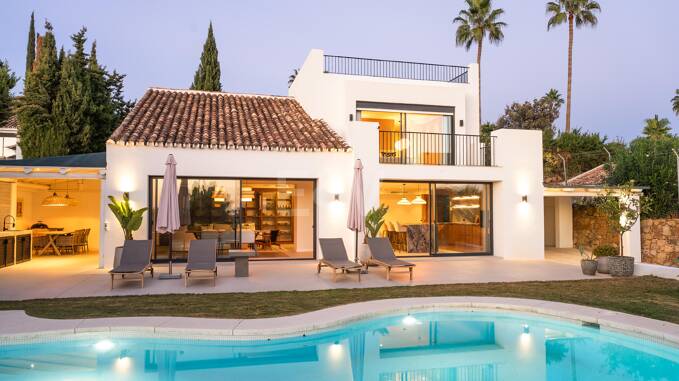 Stunning Scandinavian-Style Villa in the Heart of Nueva Andalucía