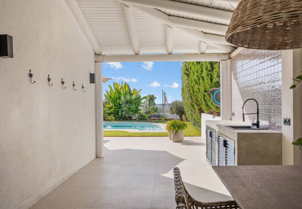 Stunning Scandinavian-Style Villa in the Heart of Nueva Andalucía