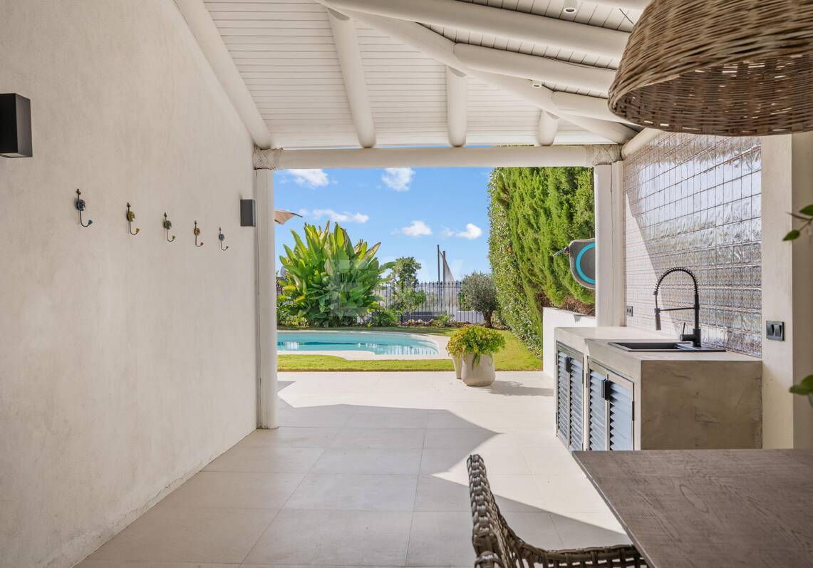 Stunning Scandinavian-Style Villa in the Heart of Nueva Andalucía