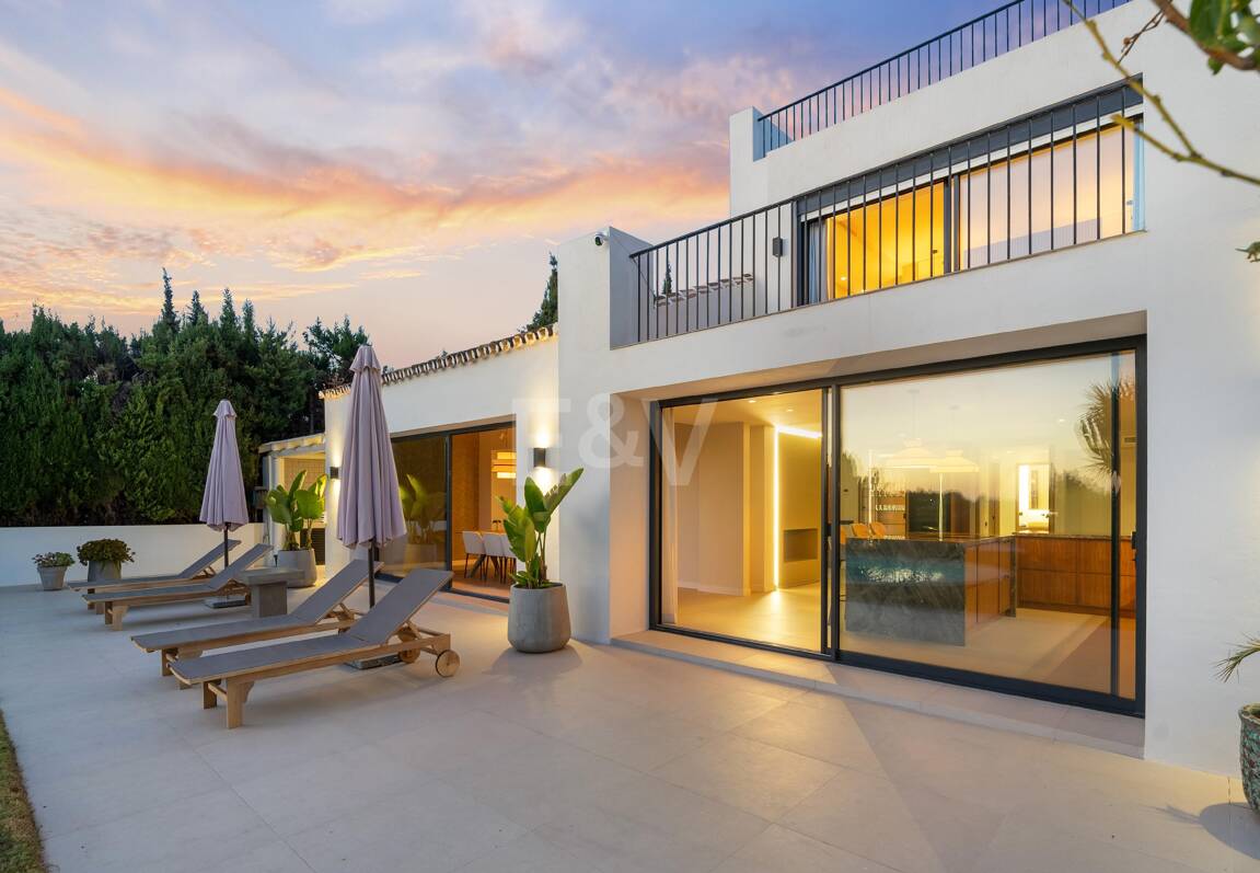 Stunning Scandinavian-Style Villa in the Heart of Nueva Andalucía