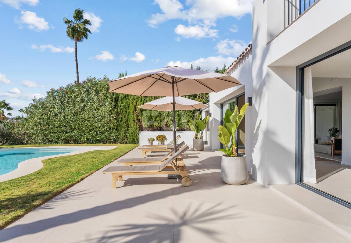 Stunning Scandinavian-Style Villa in the Heart of Nueva Andalucía
