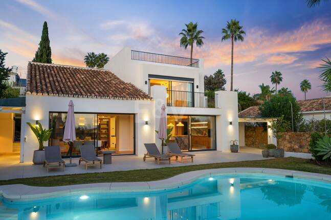 Stunning Scandinavian-Style Villa in the Heart of Nueva Andalucía