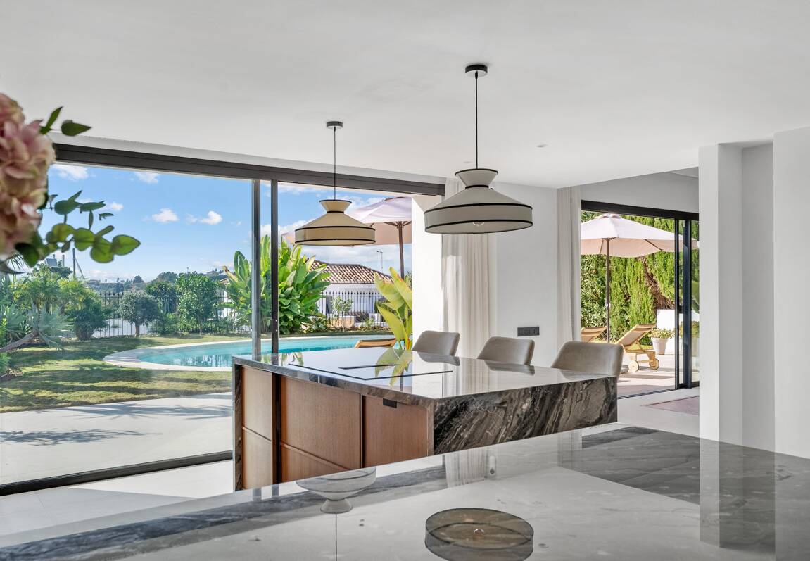 Stunning Scandinavian-Style Villa in the Heart of Nueva Andalucía