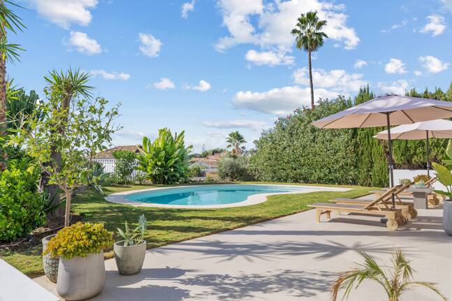 Stunning Scandinavian-Style Villa in the Heart of Nueva Andalucía