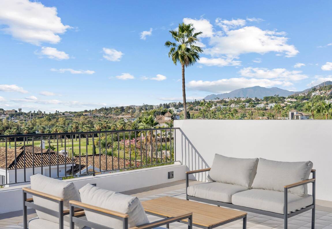 Stunning Scandinavian-Style Villa in the Heart of Nueva Andalucía