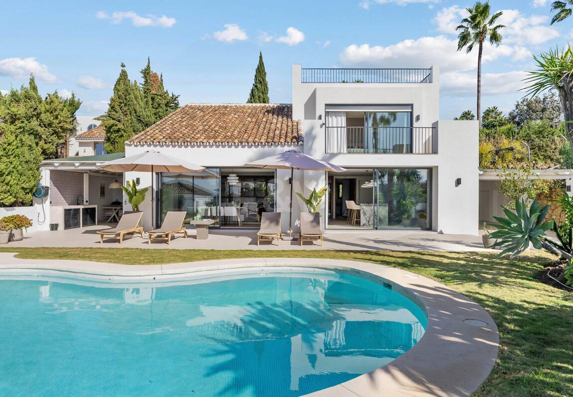 Stunning Scandinavian-Style Villa in the Heart of Nueva Andalucía