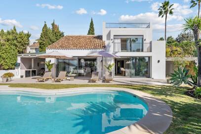 Stunning Scandinavian-Style Villa in the Heart of Nueva Andalucía