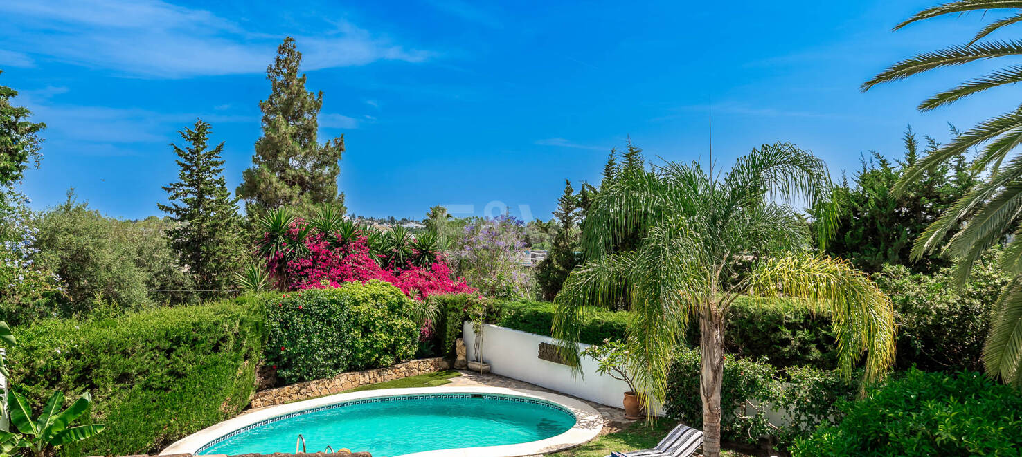 Schicke Villa in naturnaher Lage nahe La Quinta