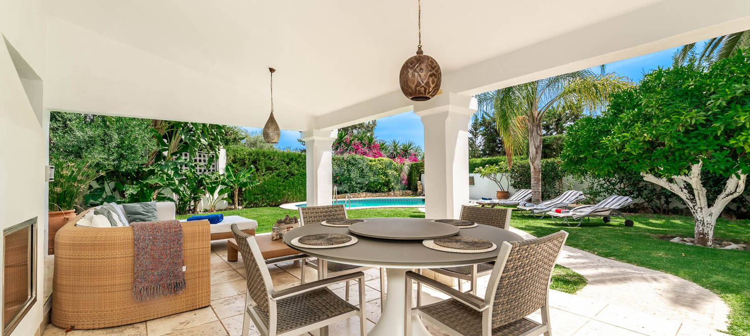 Schicke Villa in naturnaher Lage nahe La Quinta