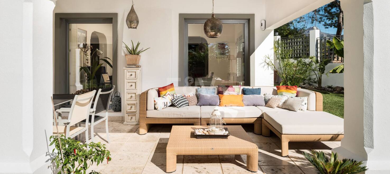 Schicke Villa in naturnaher Lage nahe La Quinta