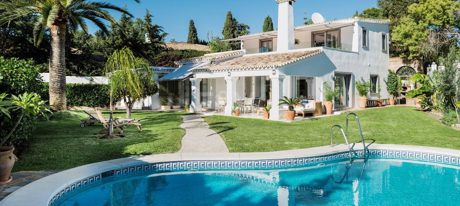 Schicke Villa in naturnaher Lage nahe La Quinta