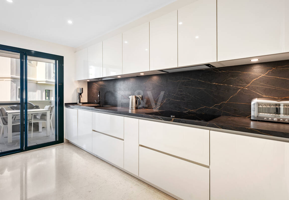 Golfside erhöhtes Erdgeschoss-Apartment mit Bergblick und Resort-ähnlichen Annehmlichkeiten