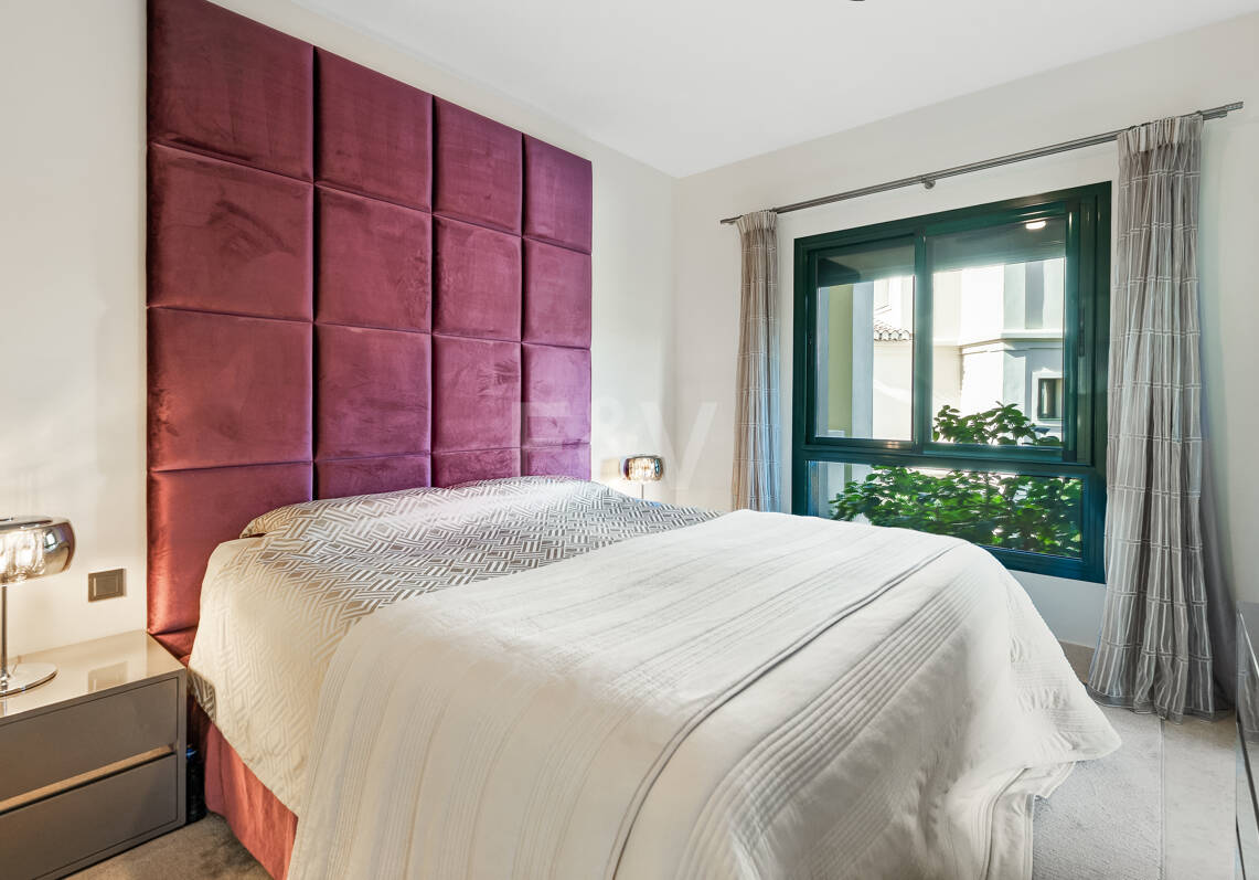 Golfside Elevated Groundfloor Apartment with Mountain Views and Resort-Style Amenities