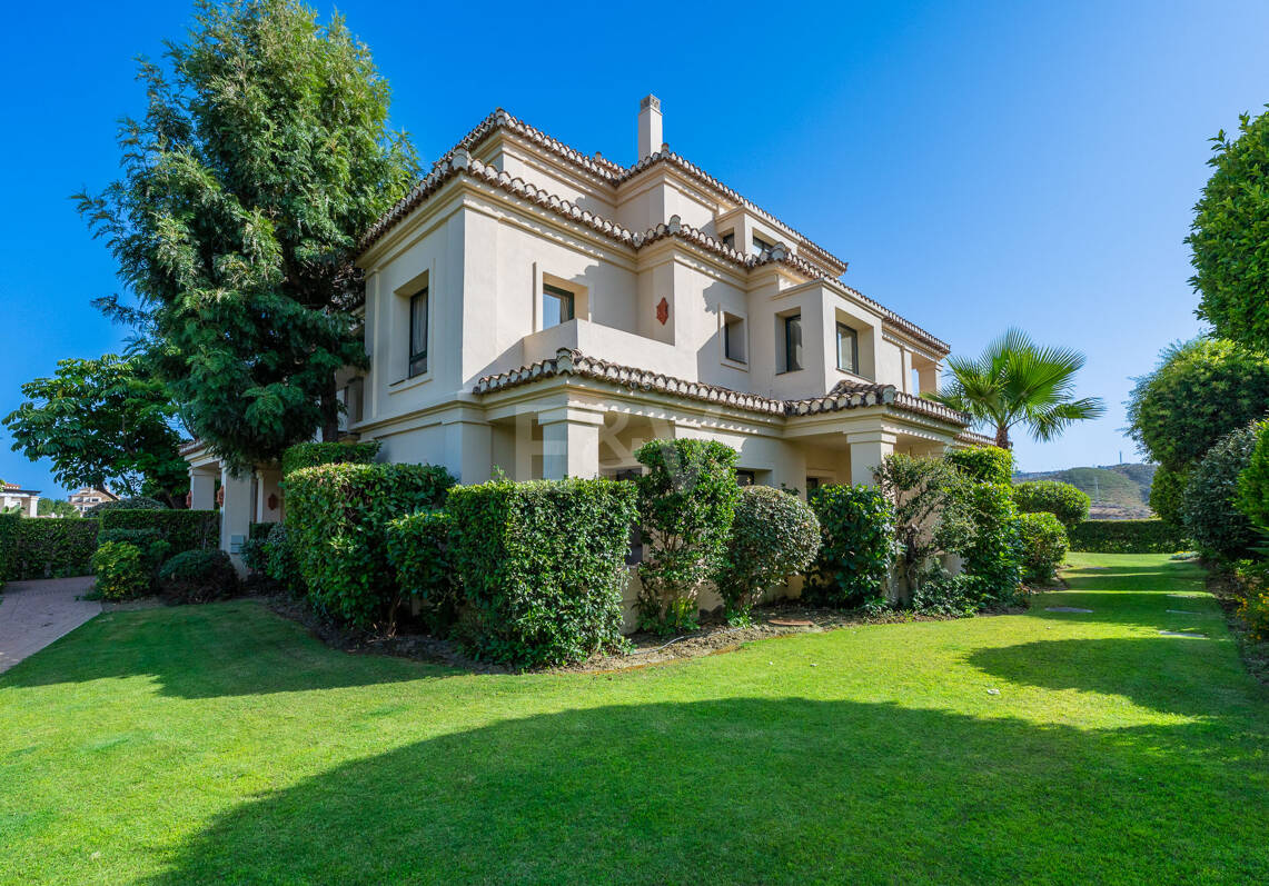 Golfside Elevated Groundfloor Apartment with Mountain Views and Resort-Style Amenities