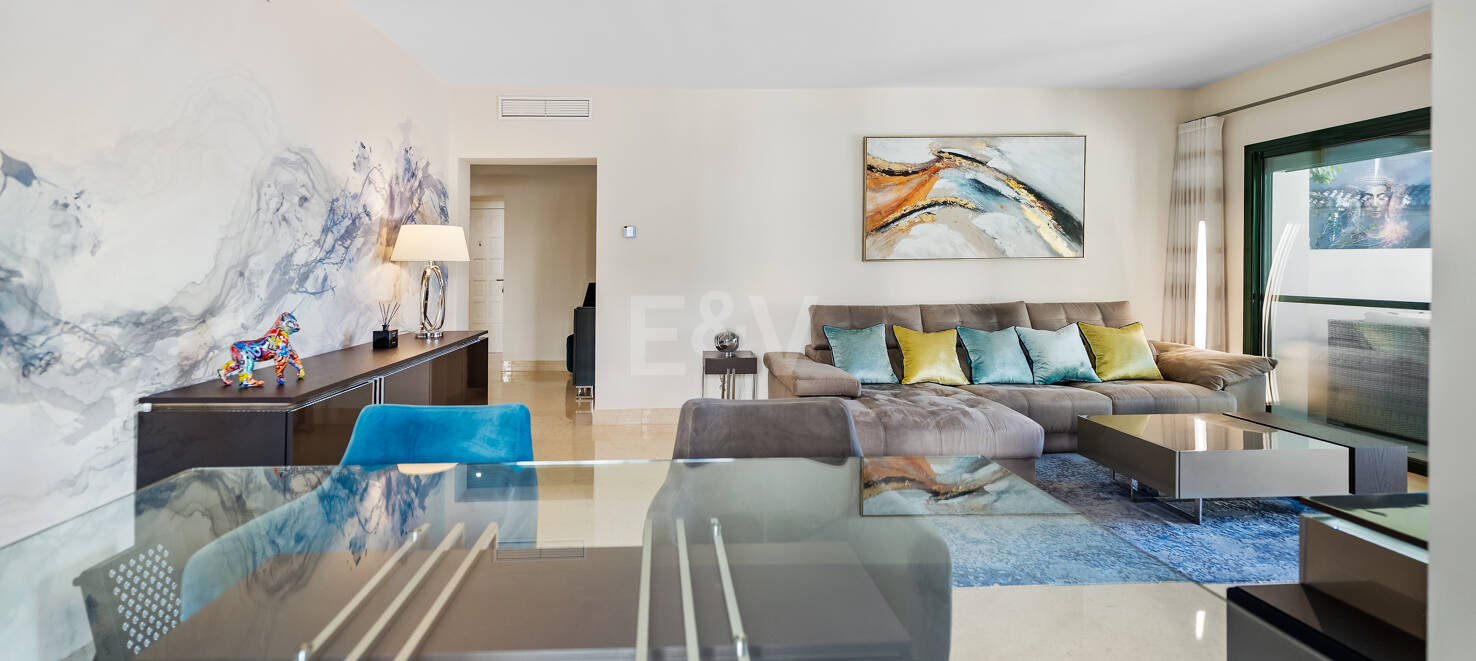 Golfside Elevated Groundfloor Apartment with Mountain Views and Resort-Style Amenities