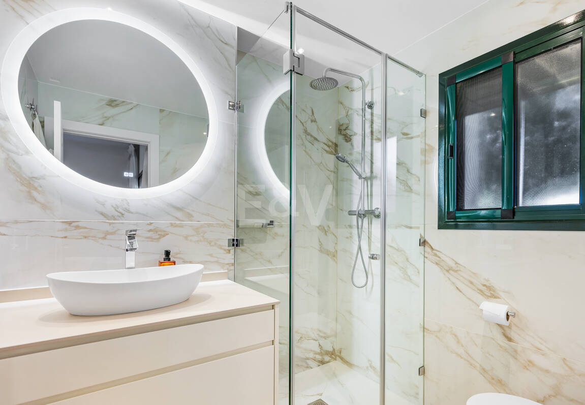 Golfside erhöhtes Erdgeschoss-Apartment mit Bergblick und Resort-ähnlichen Annehmlichkeiten