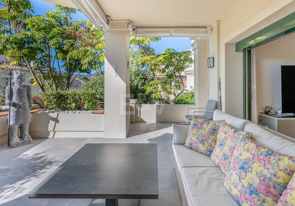 Golfside Elevated Groundfloor Apartment with Mountain Views and Resort-Style Amenities