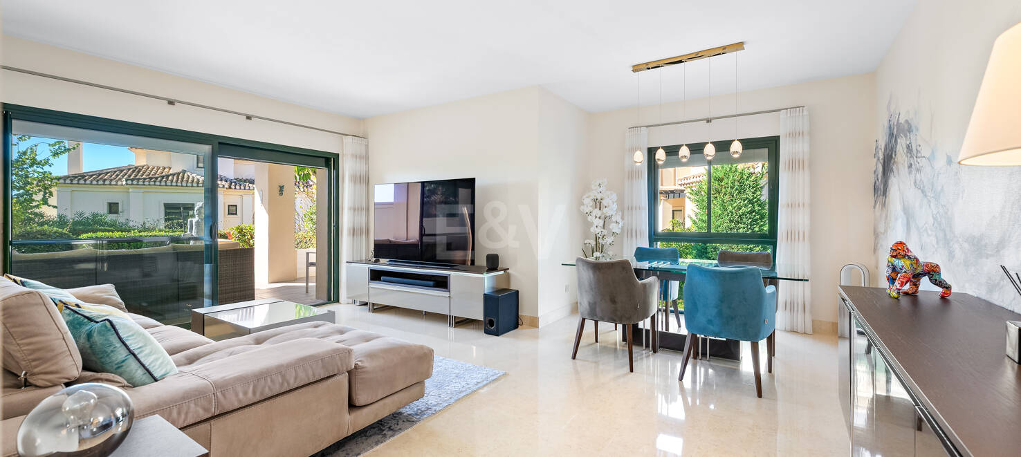 Golfside Elevated Groundfloor Apartment with Mountain Views and Resort-Style Amenities