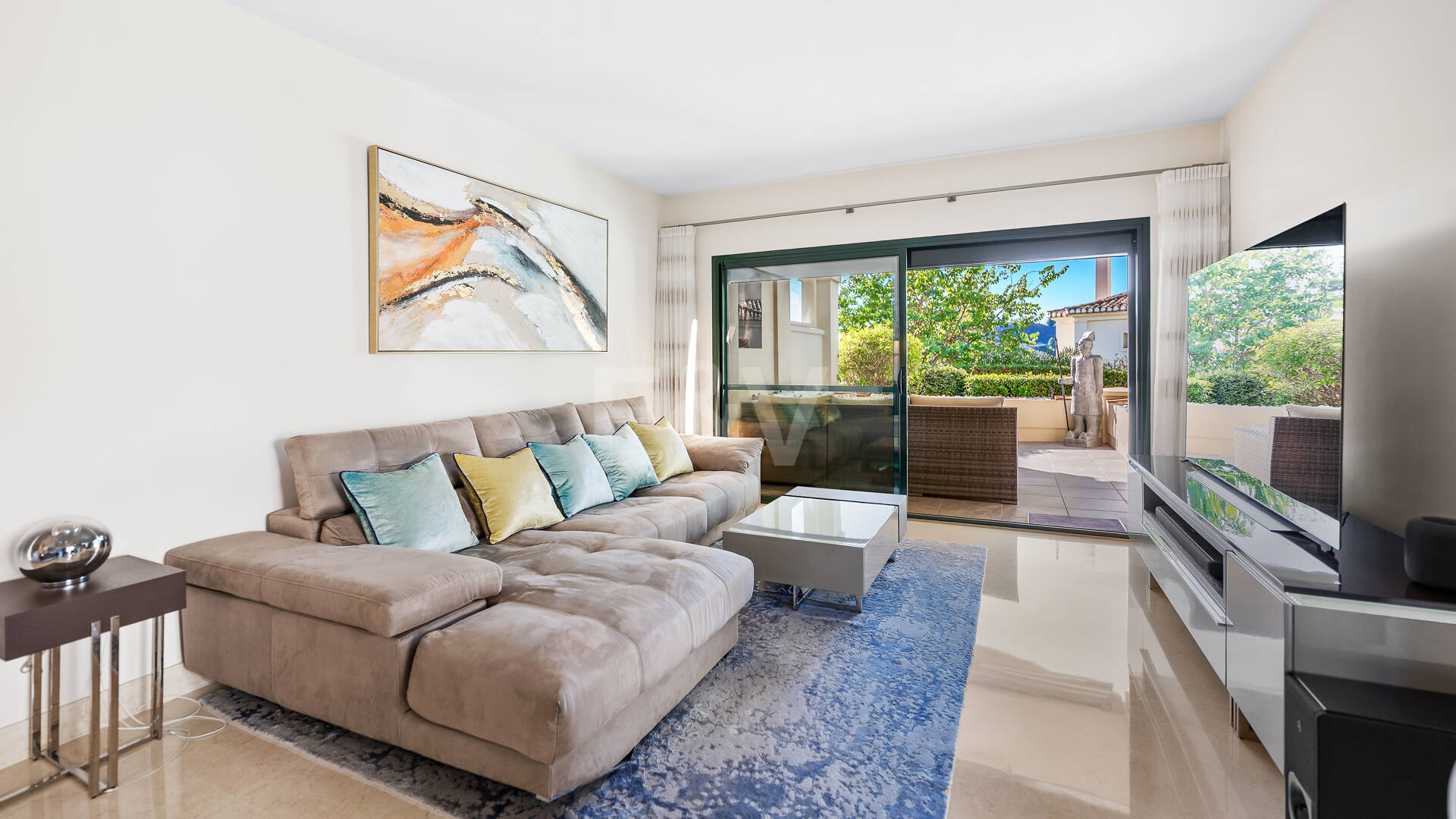 Golfside erhöhtes Erdgeschoss-Apartment mit Bergblick und Resort-ähnlichen Annehmlichkeiten