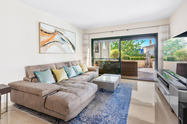 Golfside erhöhtes Erdgeschoss-Apartment mit Bergblick und Resort-ähnlichen Annehmlichkeiten