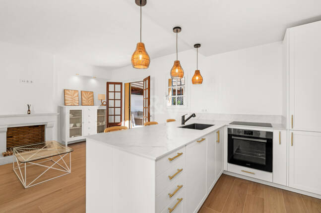 Casa adosada andaluza refinada a pasos de la playa en un entorno exclusivo