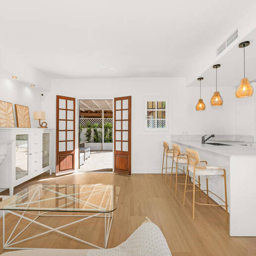 Casa adosada andaluza refinada a pasos de la playa en un entorno exclusivo