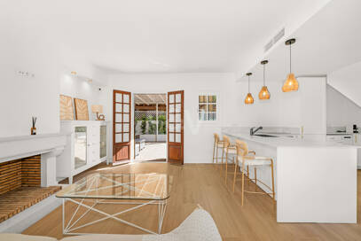 Casa adosada andaluza refinada a pasos de la playa en un entorno exclusivo