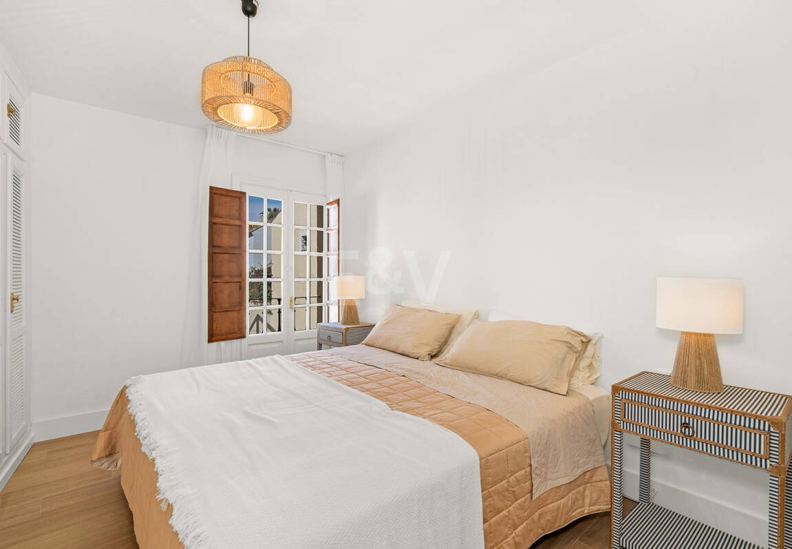 Casa adosada andaluza refinada a pasos de la playa en un entorno exclusivo