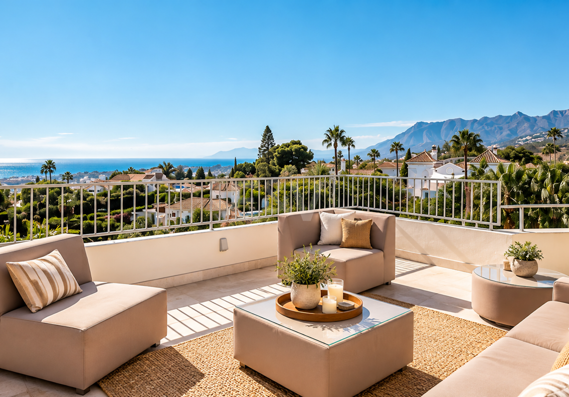 Villa contemporánea con vistas panorámicas al mar y a la montaña en El Rosario, Marbella Este