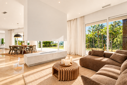 Villa contemporánea con vistas panorámicas al mar y a la montaña en El Rosario, Marbella Este
