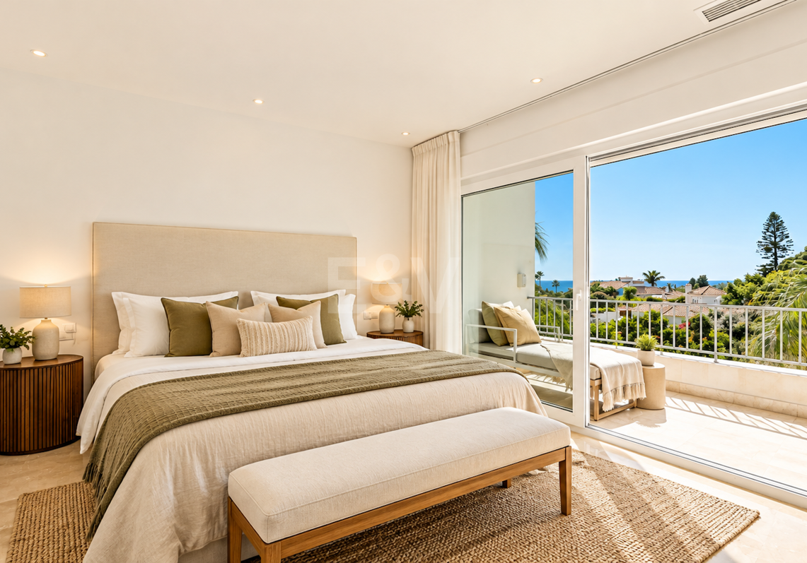 Villa contemporánea con vistas panorámicas al mar y a la montaña en El Rosario, Marbella Este