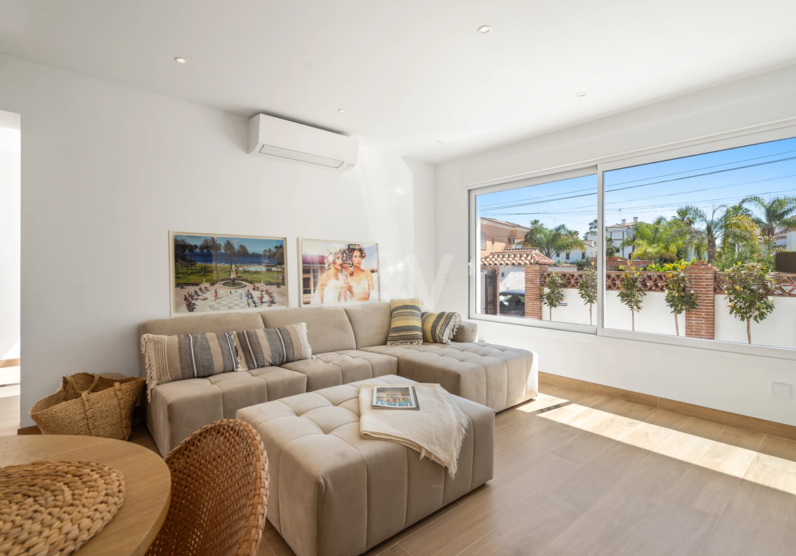 Stylish Townhouse in San Pedro Playa with Private Terrace and Modern Charm