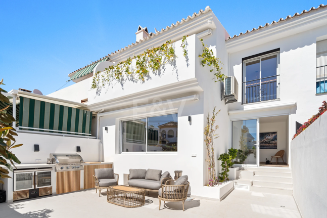 Stylish Townhouse i San Pedro Playa med privat terrass och modern charm
