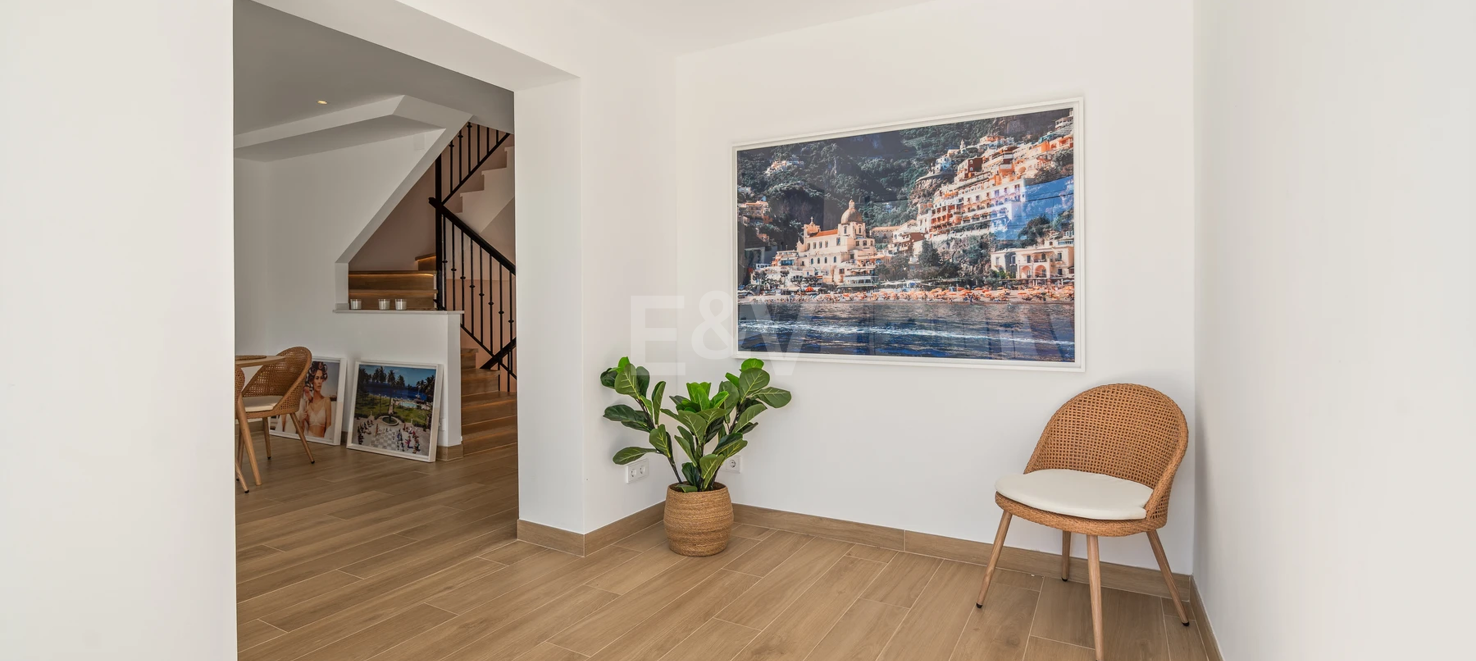 Maison de ville élégante à San Pedro Playa avec terrasse privée et charme moderne