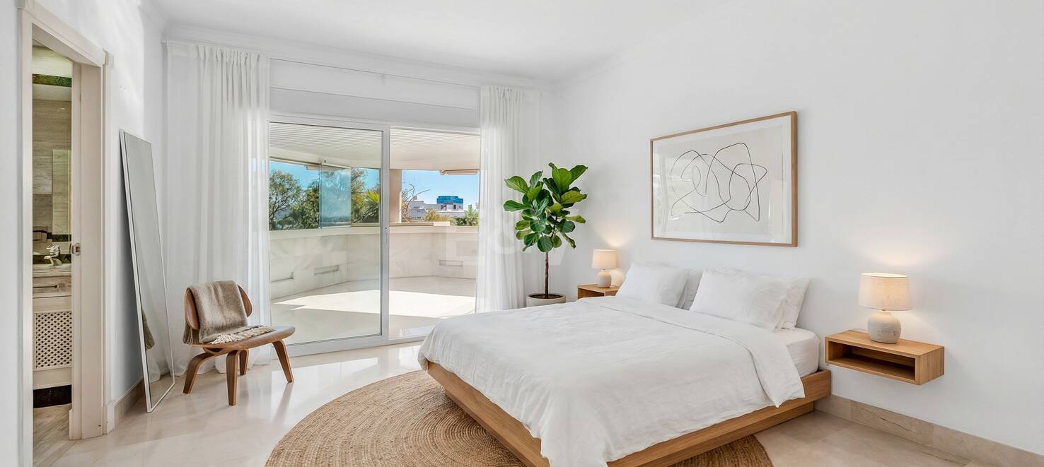 Exclusivo apartamento junto al mar con vistas panorámicas en la Milla de Oro