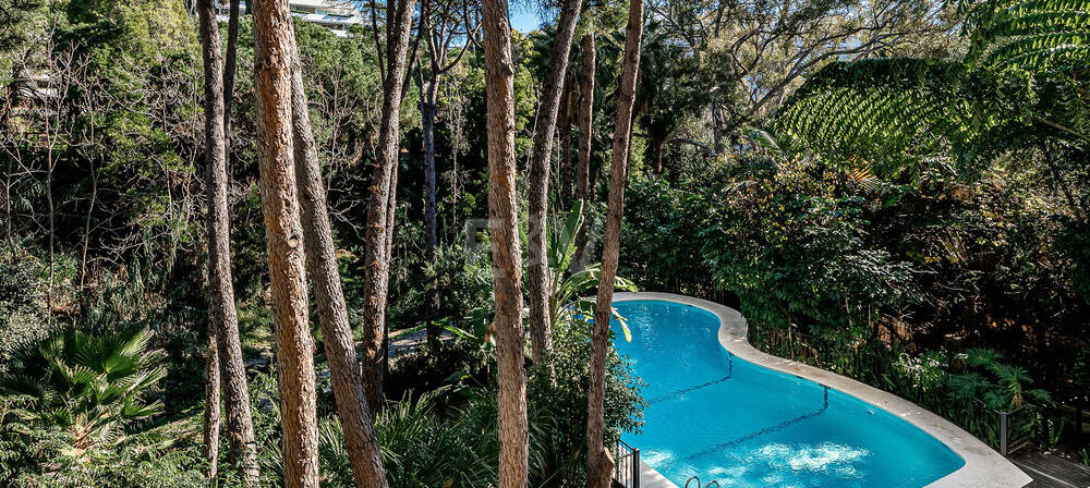 Exclusivo apartamento junto al mar con vistas panorámicas en la Milla de Oro