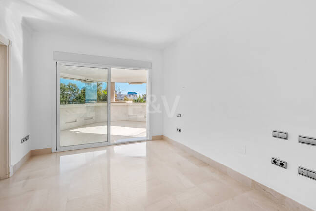 Exclusive Beachside Apartament z widokiem na morze panoramiczne na Golden Mile