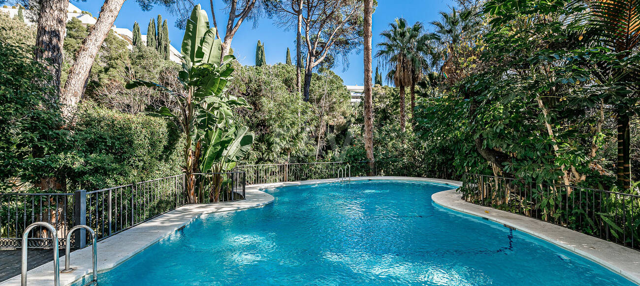 Exclusivo apartamento junto al mar con vistas panorámicas en la Milla de Oro