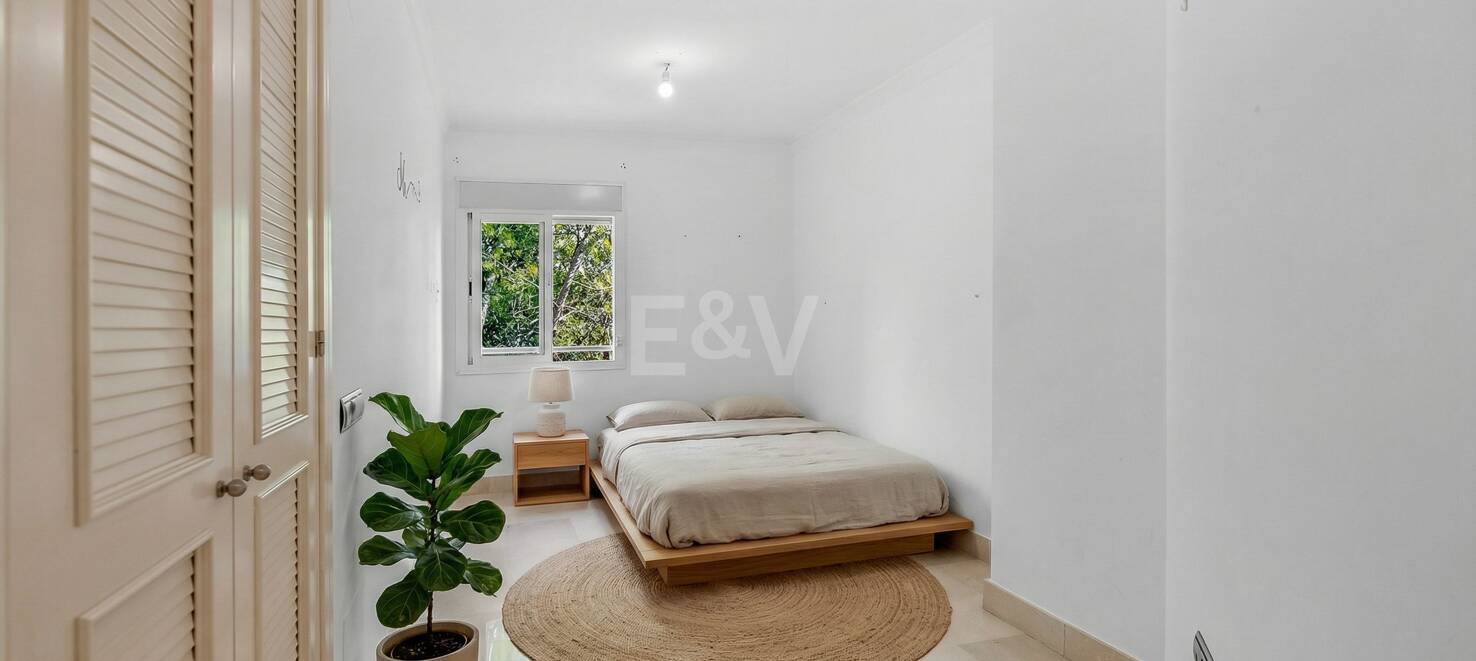 Exclusivo apartamento junto al mar con vistas panorámicas en la Milla de Oro