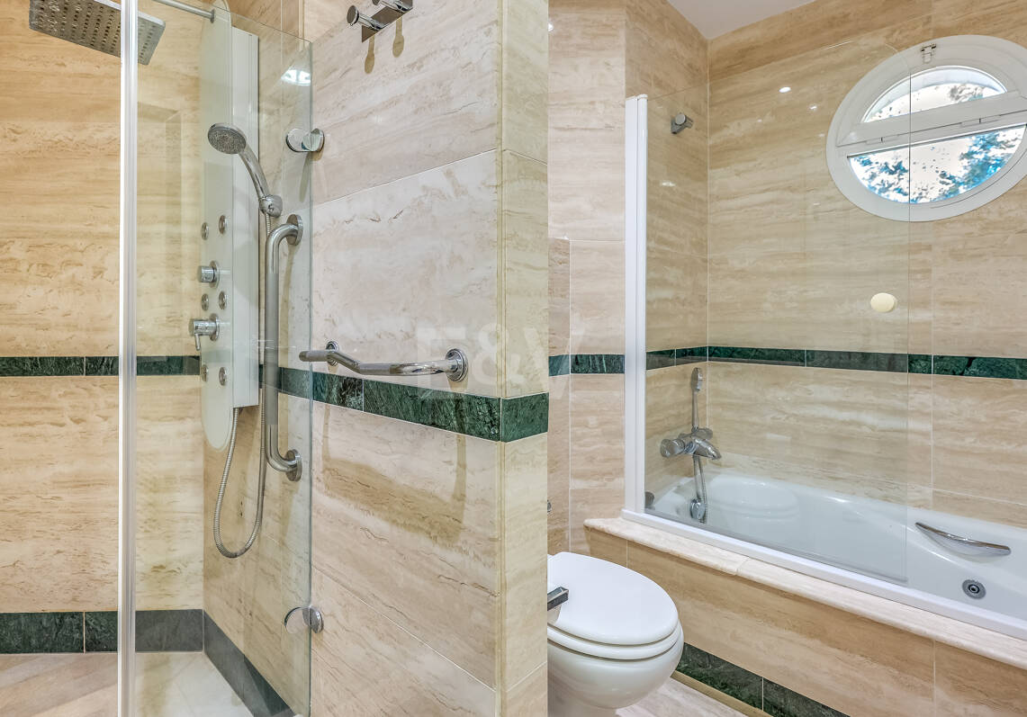Exclusive Beachside Appartement avec vue panoramique sur la mer sur le Golden Mile