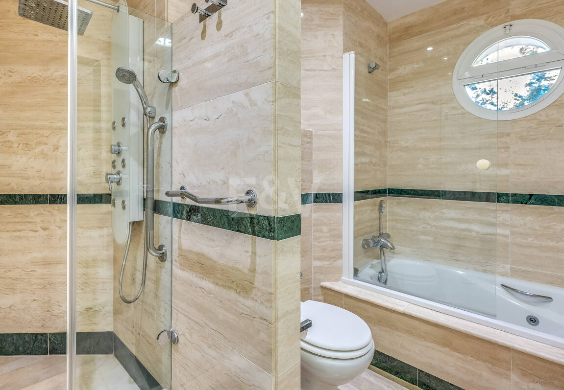 Exclusive Beachside Apartament z widokiem na morze panoramiczne na Golden Mile