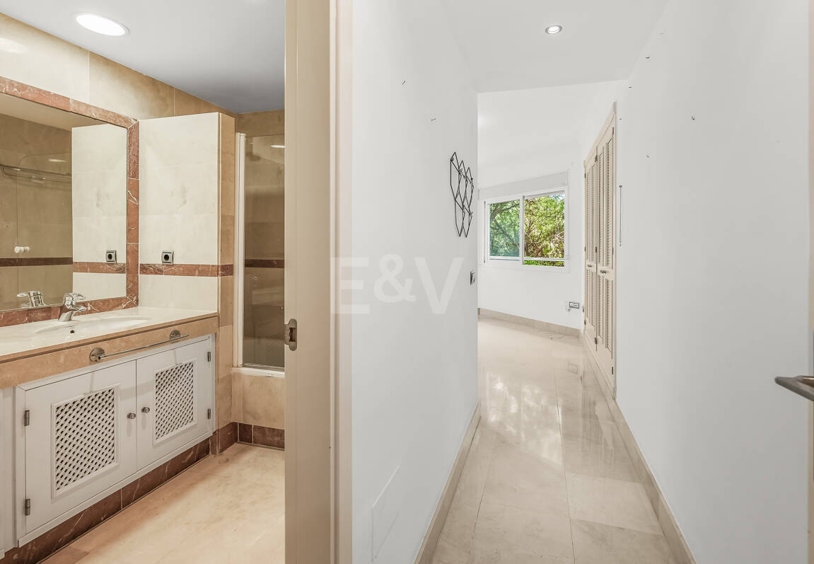 Exclusive Beachside Apartament z widokiem na morze panoramiczne na Golden Mile