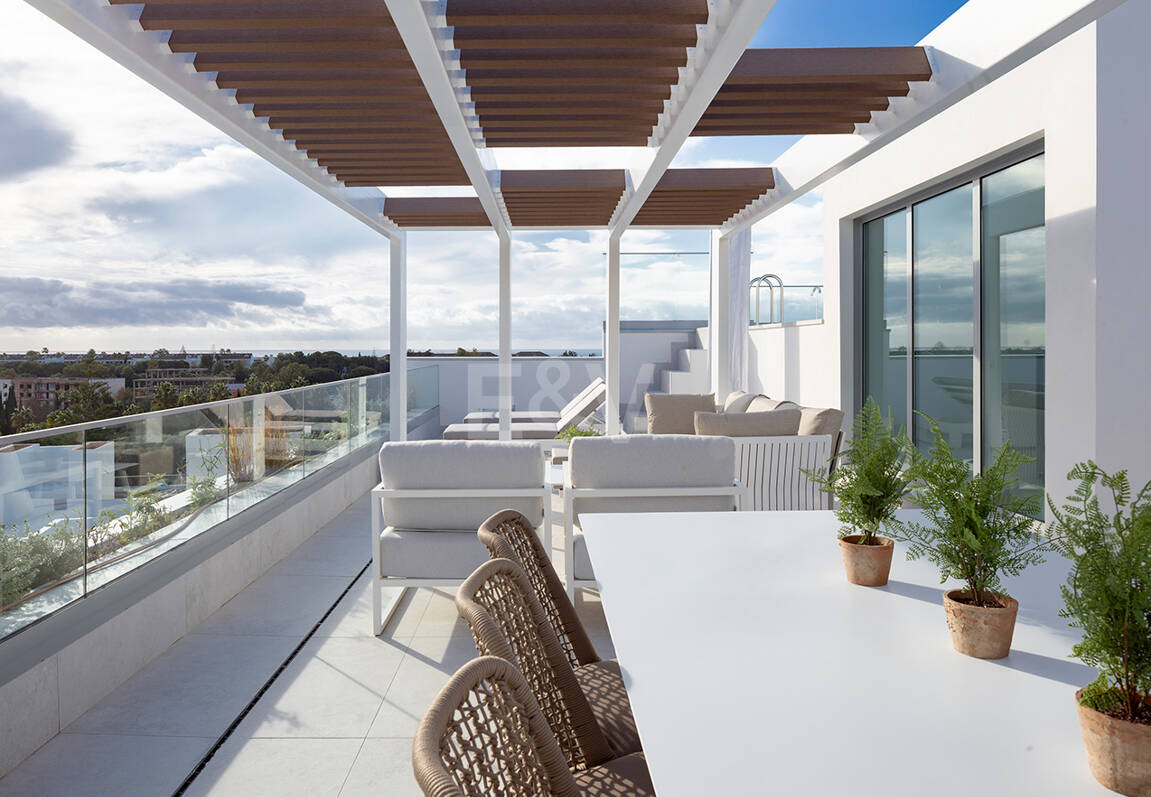 Brand New 3-Bedroom Penthouse med privat pool och unik golfvisning i Santa Clara