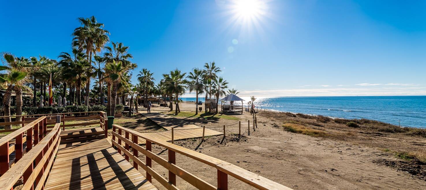 Nouveau Penthouse 3 chambres avec piscine privée et vue unique sur le golf à Santa Clara