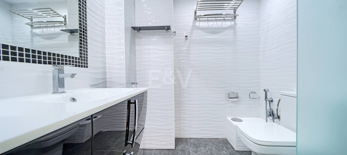 Second-Line Beach Apartment in the Heart of Marbella